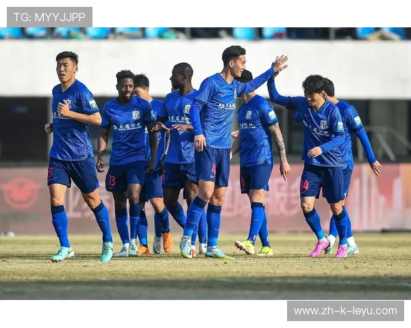 上海申花拉唐边路突破送出精准传中：速度与空间的极致演绎